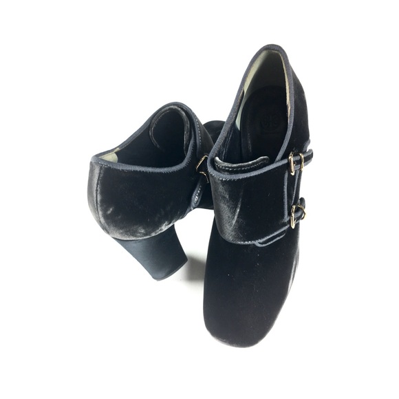 Tory Burch • Velvet Shoes - Picture 2 of 6
